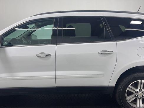 Used 2016 Chevrolet Traverse LT FWD image 13