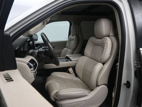 Used 2019 Lincoln Navigator Reserve AWD/4WD image 20