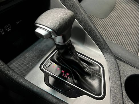 Used 2019 Kia Niro LX FWD image 29