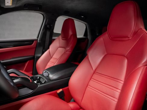 Used 2023 Porsche Cayenne Turbo GT image 64