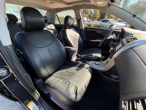 Used 2010 Toyota Corolla S image 7