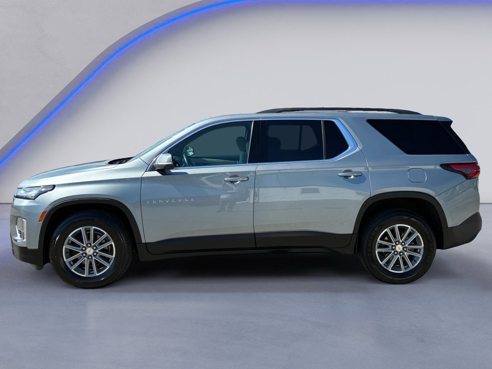 Used 2023 Chevrolet Traverse LT w/ LPO, Cargo Package AWD/4WD image 7