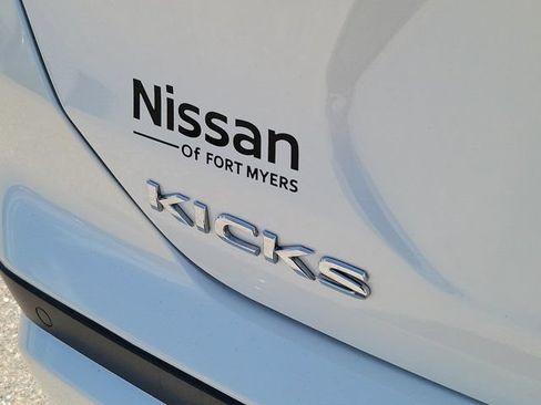 Certified 2024 Nissan Kicks SR w/ SR Premium Package FWD image 11