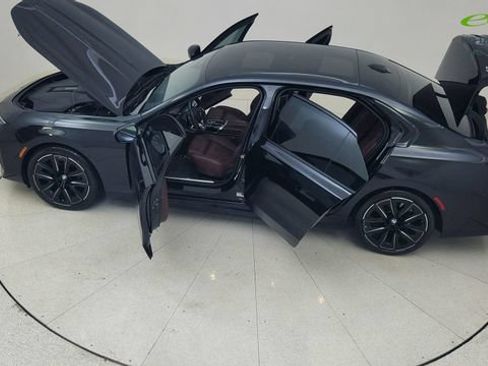 Used 2025 BMW i7 eDrive50 w/ M Sport Package RWD image 84
