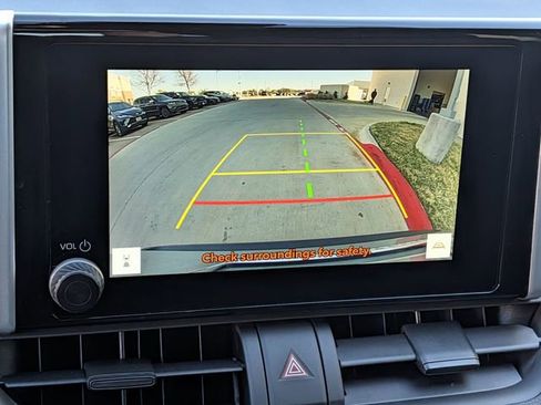 Used 2025 Toyota RAV4 XLE image 18