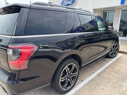 Used 2019 Ford Expedition Limited w/ Equipment Group 303A AWD/4WD image 4