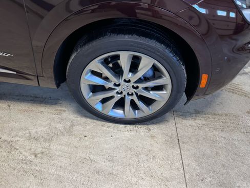 Certified 2022 Buick Envision Avenir w/ Technology Package II image 7