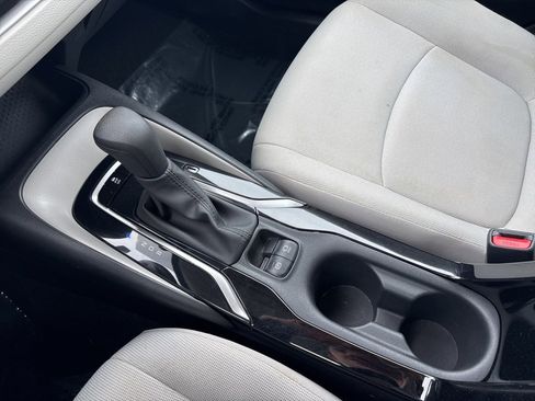 Used 2020 Toyota Corolla LE image 17