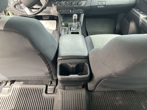 Certified 2021 Toyota Tacoma TRD Sport w/ Technology Package AWD/4WD image 19