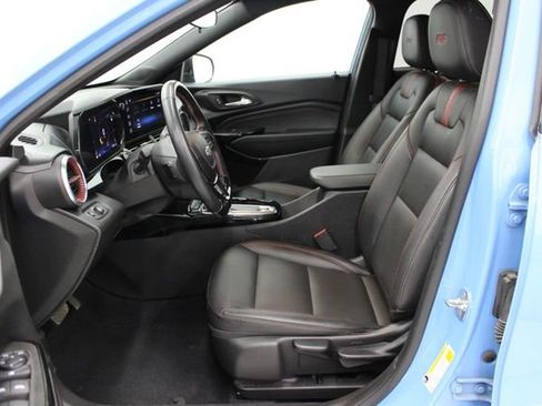 Used 2024 Chevrolet Trax RS w/ Driver Confidence Package FWD image 9