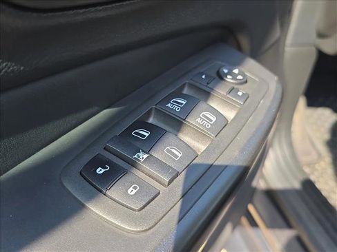 Used 2022 Jeep Cherokee Trailhawk w/ Comfort/Convenience Group image 5