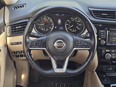 Used 2020 Nissan Rogue SV w/ Premium Package FWD image 14