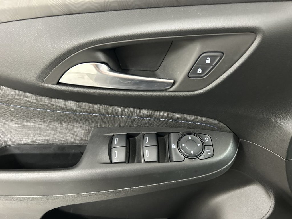 Certified 2024 Buick Envista Sport Touring FWD image 11