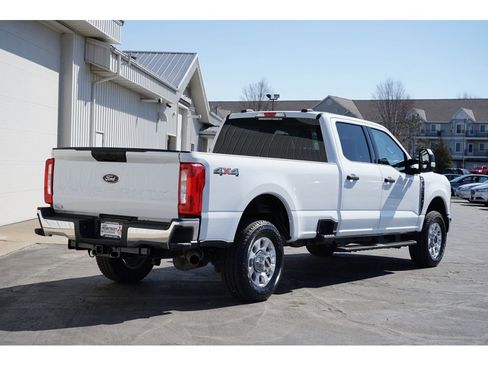 Used 2024 Ford F250 XLT image 3