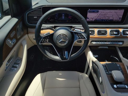 Certified 2025 Mercedes-Benz GLS 450 4MATIC image 14
