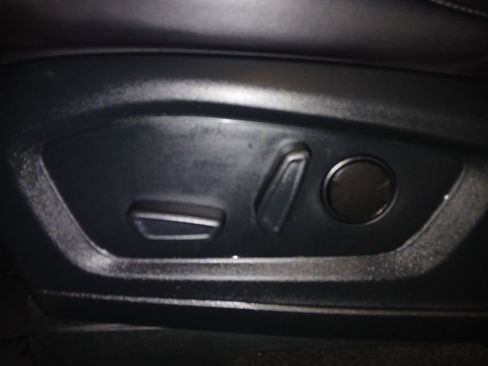 Used 2024 Ford Explorer XLT w/ Equipment Group 202A image 23