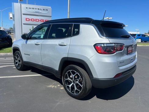 Used 2025 Jeep Compass Limited AWD/4WD image 16