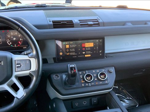 Used 2023 Land Rover Defender 110 S image 6
