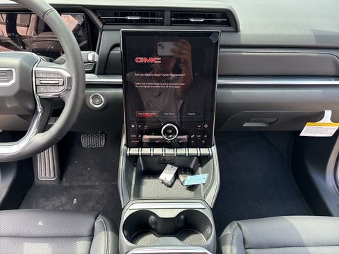 Used 2027 GMC Terrain Elevation w/ Elevation Premium Package FWD image 26