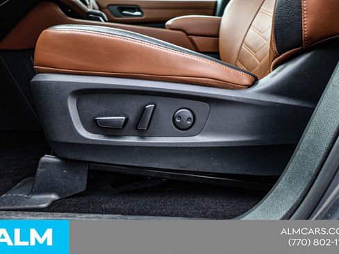 Used 2024 Nissan Pathfinder Platinum image 21