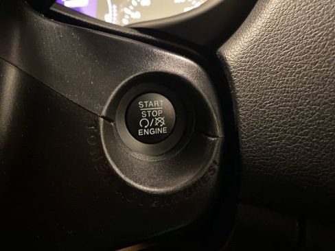 Used 2018 Jeep Renegade Altitude image 18