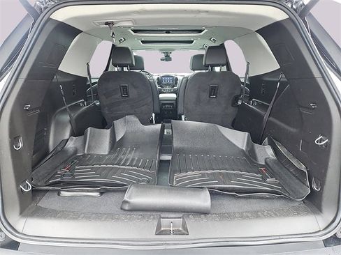 Used 2020 Chevrolet Traverse RS image 36