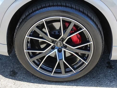 Used 2021 Audi Q8 Premium Plus w/ Premium Plus Package AWD/4WD image 9