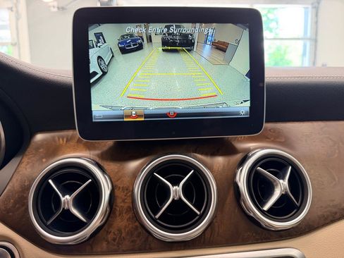 Used 2018 Mercedes-Benz GLA 250 4MATIC image 37