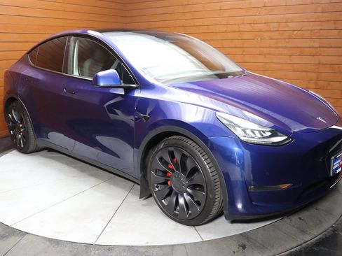 Used 2023 Tesla Model Y Performance AWD/4WD image 18