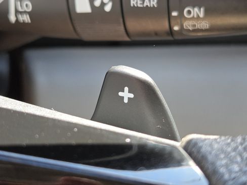 Certified 2023 Honda Pilot LX image 12