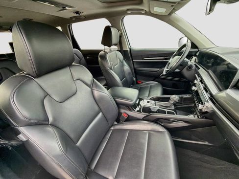 Used 2025 Kia Telluride S AWD/4WD image 11