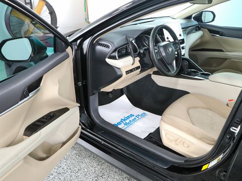 Used 2023 Toyota Camry LE FWD image 3