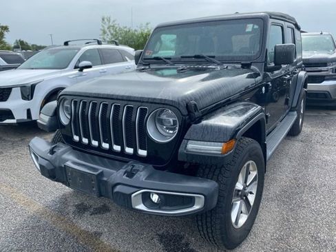 Used 2018 Jeep Wrangler Unlimited Sahara w/ Dual Top Group AWD/4WD image 1