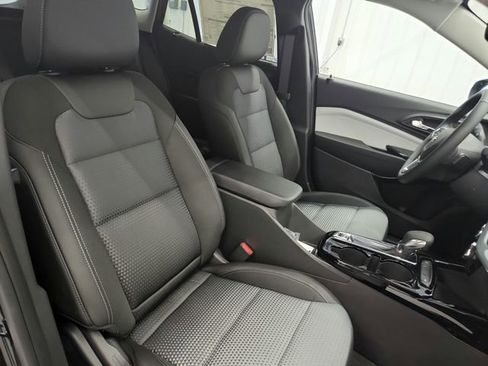New 2025 Chevrolet Trax LT w/ Driver Confidence Package FWD image 32