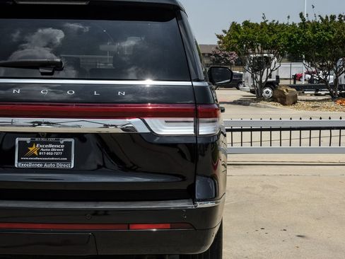 Used 2022 Lincoln Navigator Reserve AWD/4WD image 53