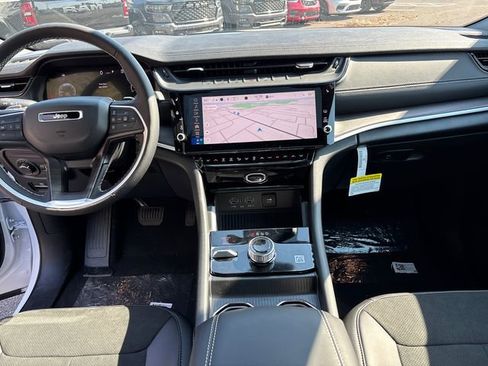 New 2026 Jeep Grand Cherokee Altitude AWD/4WD image 9