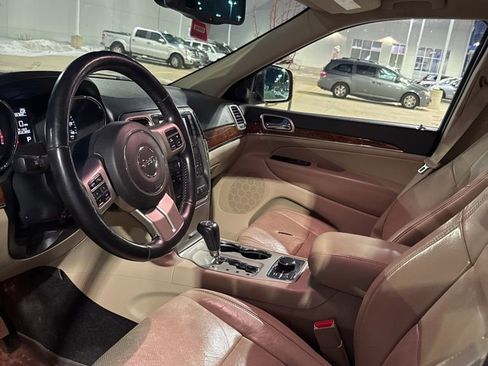 Used 2011 Jeep Grand Cherokee Limited w/ Luxury Group II image 11