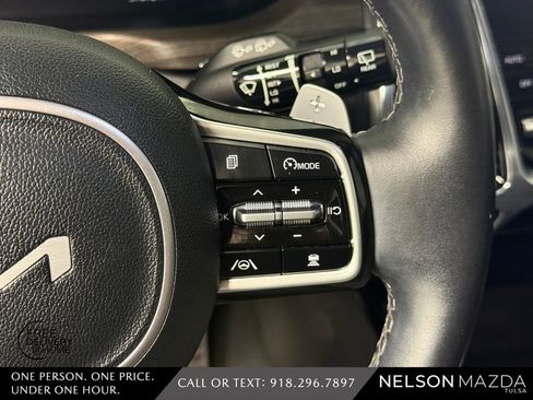 Used 2022 Kia Sorento SX Prestige AWD/4WD image 25