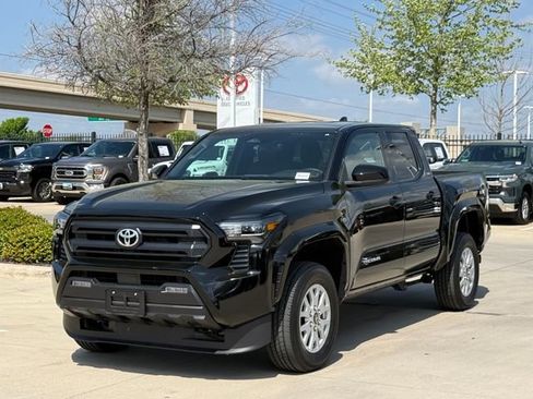 Used 2025 Toyota Tacoma SR5 image 7