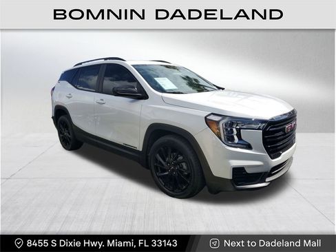 Used 2023 GMC Terrain SLE w/ Driver Convenience Package image 1