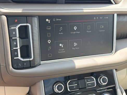 Used 2024 GMC Yukon Denali w/ Advanced Technology Package AWD/4WD image 23