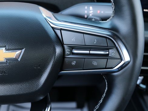 Used 2026 Chevrolet Traverse LT image 19