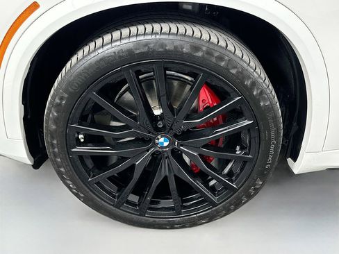 Used 2022 BMW X5 xDrive40i w/ M Sport Package AWD/4WD image 32