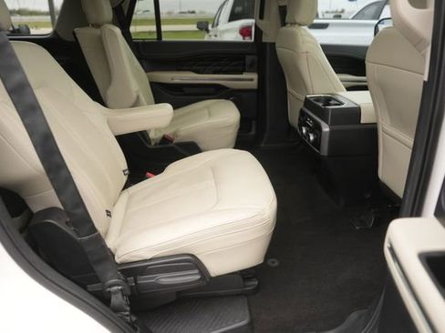 Used 2019 Ford Expedition Platinum image 28