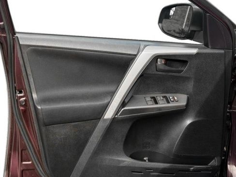 Used 2018 Toyota RAV4 LE w/ All Weather Liner Package AWD/4WD image 14