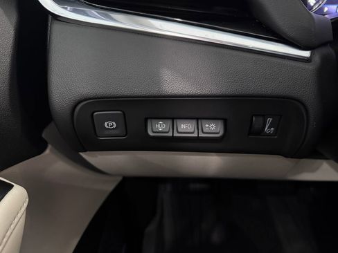 Certified 2024 Buick Enclave Avenir w/ Avenir Technology Package image 27