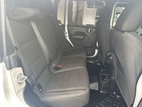 Used 2023 Jeep Gladiator Sport image 19