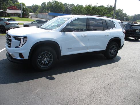 Used 2025 GMC Acadia Elevation image 7