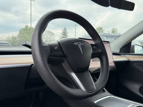 Used 2023 Tesla Model Y Long Range AWD/4WD image 53