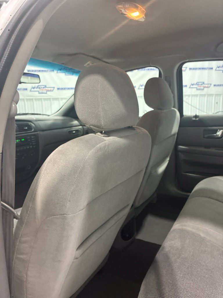 Used 2002 Ford Taurus SE FWD image 16